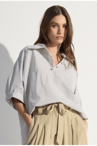 Blusa Hoste Oversized Com Detalhe Diagonal Listra Verde